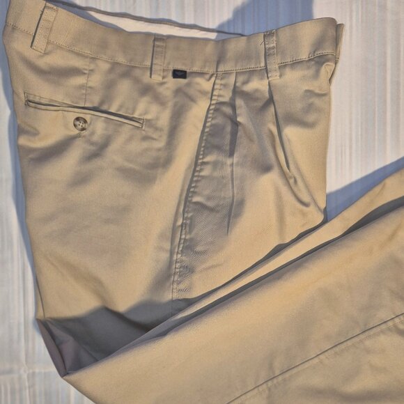 Dockers Men's pleated Khakis in size 36/30 - Picture 9 of 16